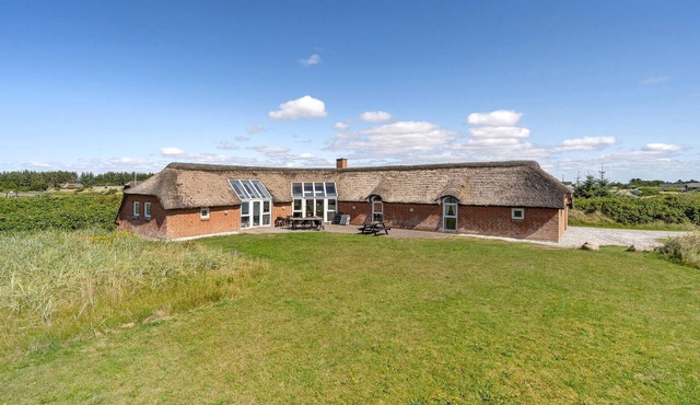 Awesome home in Ringkøbing with WiFi