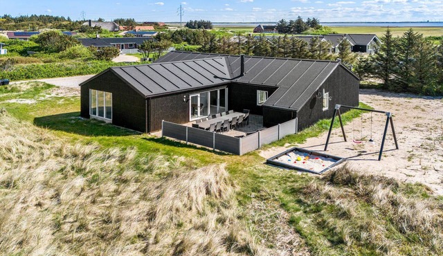 Awesome home in Ringkøbing with sauna