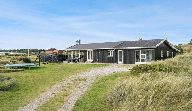 Awesome home in Ringkøbing with sauna