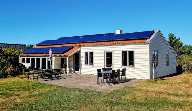 Awesome home in Ringkøbing with sauna