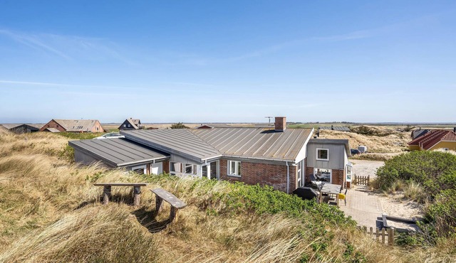 Awesome home in Ringkøbing with WiFi