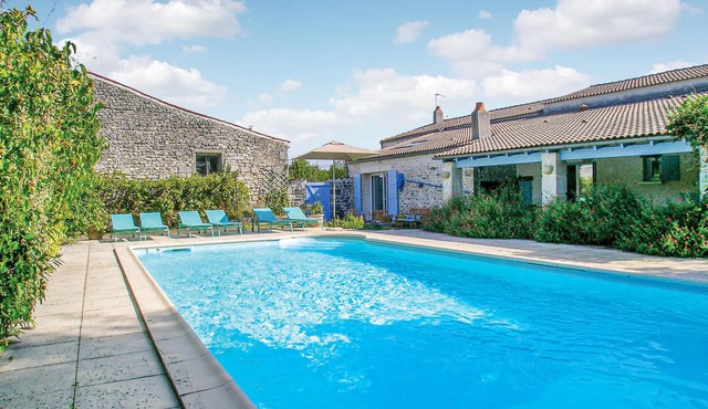 Awesome home in Romegoux