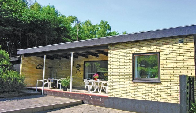 Awesome home in Rønne with WiFi