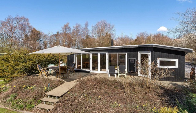 Awesome home in Roslev with kitchen