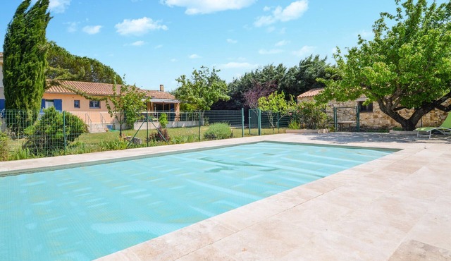 Awesome home in Saint-Siffret with WiFi