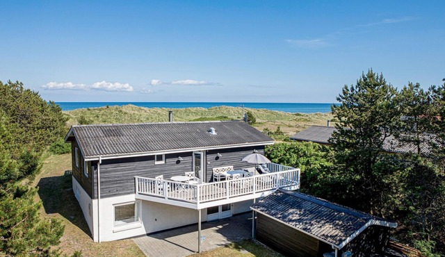 Awesome home in Sæby with kitchen