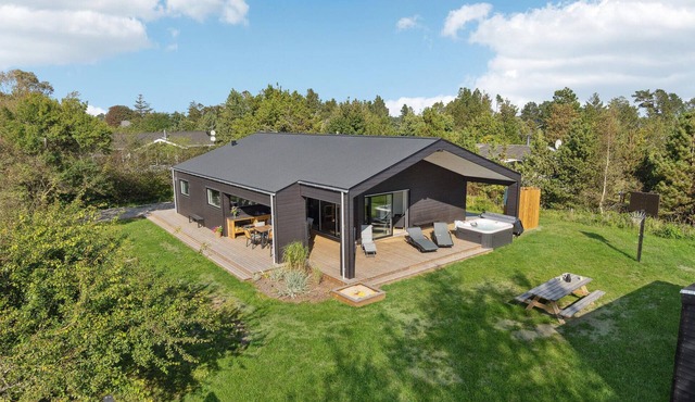 Awesome home in Sæby with sauna