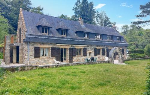 Awesome Home In Saint-Thurien With Wifi