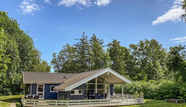 Awesome home in Samsø with kitchen