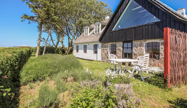 Awesome home in Samsø with kitchen