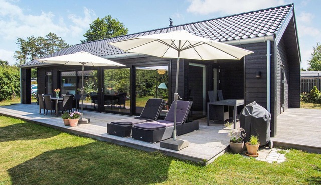 Awesome home in Samsø with WiFi