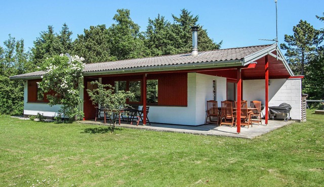 Awesome home in Samsø with kitchen