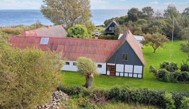 Awesome home in Samsø with kitchen