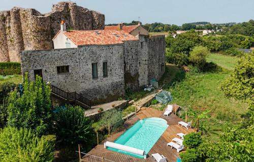 Awesome Home In Sevremont