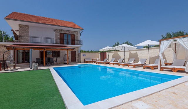 Awesome home in Sibenik
