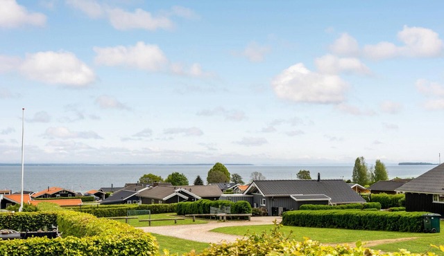 Awesome home in Sjølund with sauna