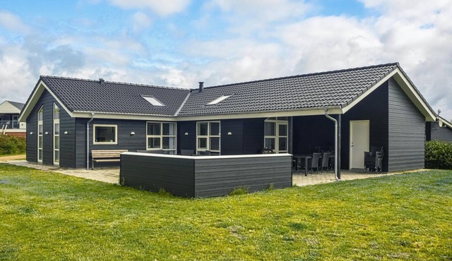 Awesome home in Skjern with sauna