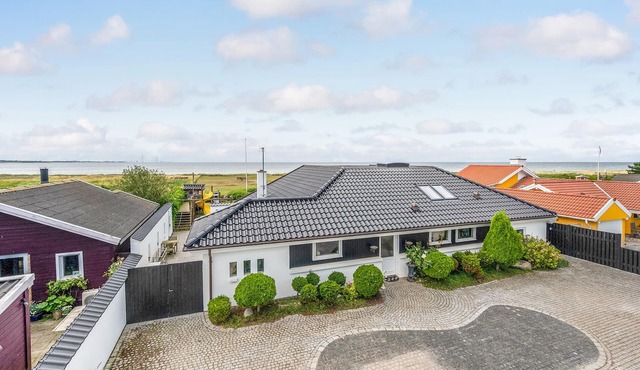 Awesome home in Slagelse with WiFi