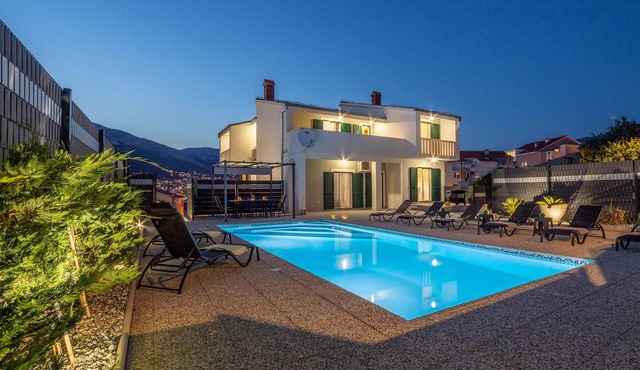 Awesome home in Solin