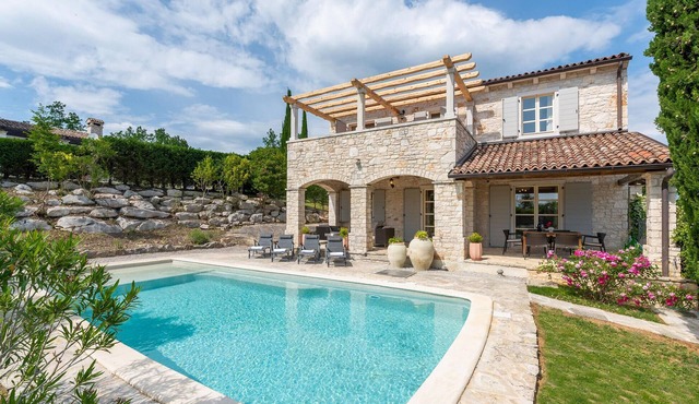 Awesome home in Sovinjak