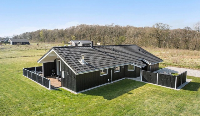 Awesome home in Storvorde with sauna