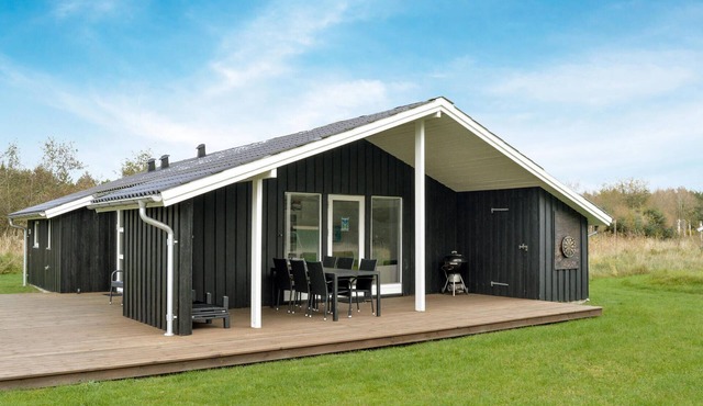 Awesome home in Strandby with kitchen