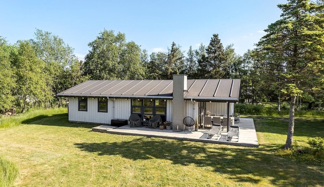 Awesome home in Strandby with WiFi
