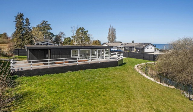 Awesome home in Strøby with WiFi