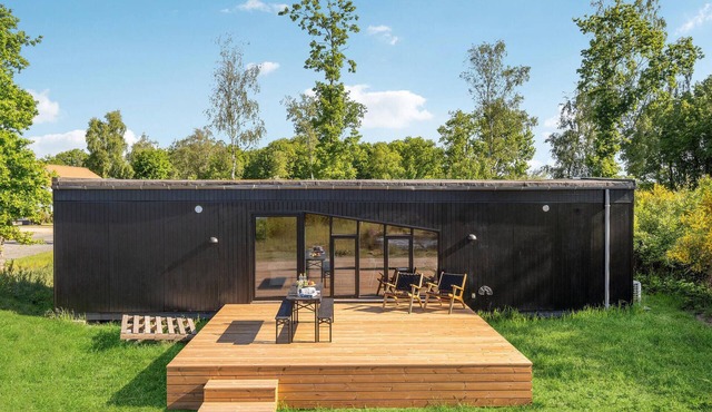 Awesome home in Sunds with lake view