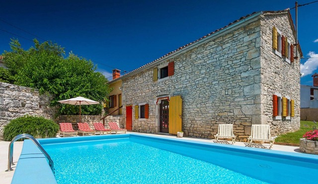 Awesome home in Svetvincenat with sauna