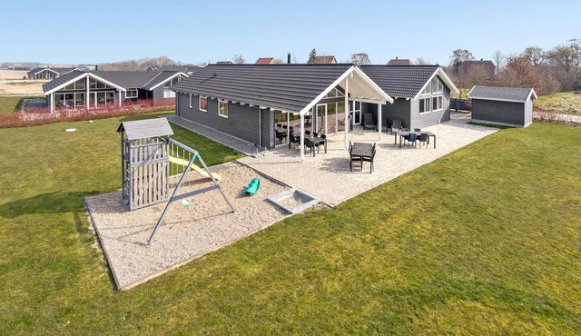 Awesome home in Sydals with kitchen