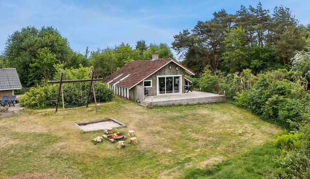 Awesome home in Tarm with kitchen