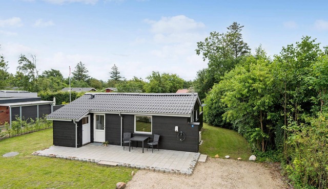 Awesome home in Tarm with WiFi