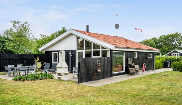 Awesome home in Tarm with swimming pool