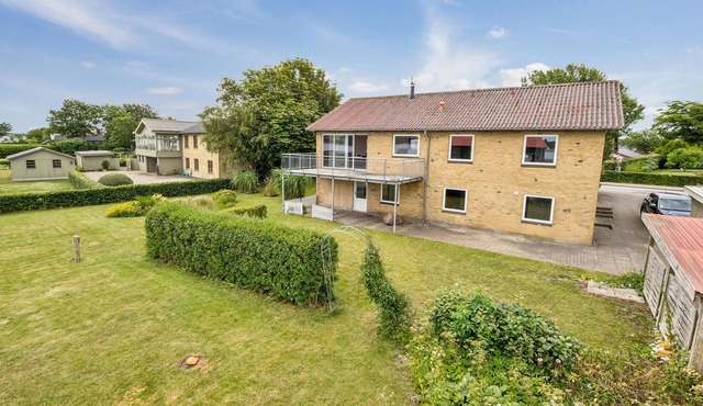 Awesome home in Thisted with house sea view