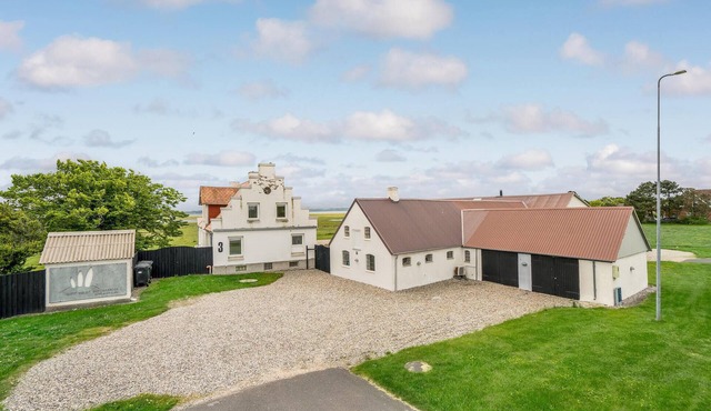 Awesome home in Thyholm with kitchen