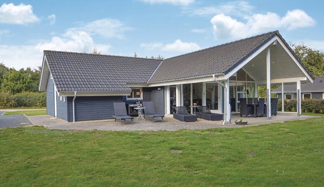 Awesome home in Toftlund with sauna