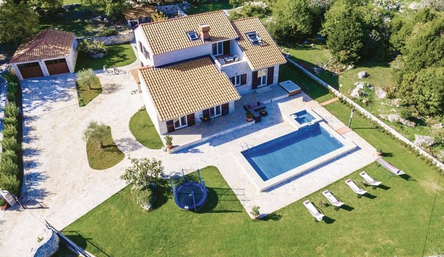 Awesome home in Topolo with sauna