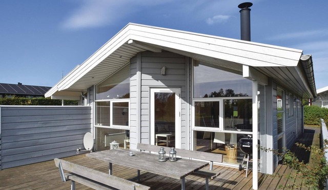 Awesome home in Tranekær with lake view