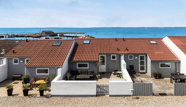 Awesome home in Tranekær with WiFi