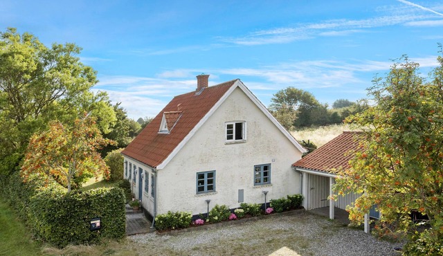Awesome home in Tranekær with kitchen