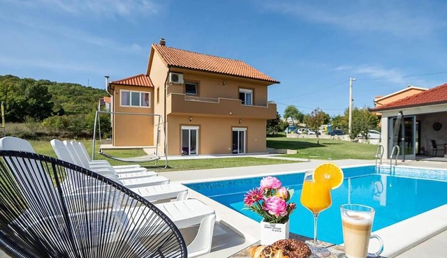 Awesome home in Trilj