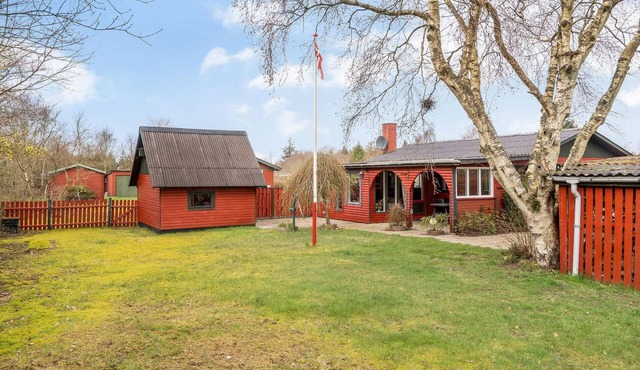 Awesome home in Ulfborg with kitchen