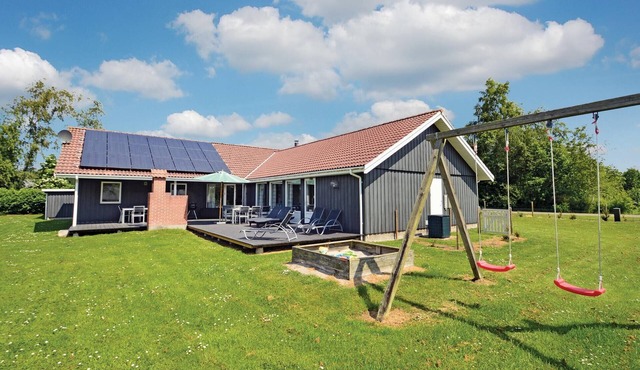 Awesome home in Væggerløse with sauna