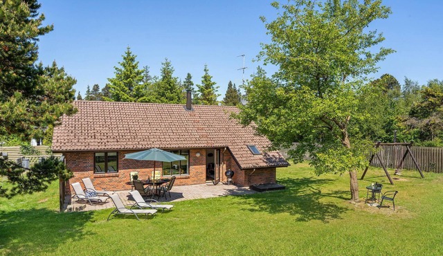 Awesome home in Væggerløse with sauna