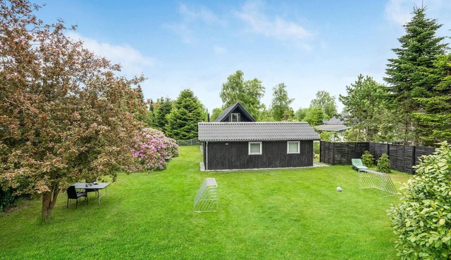 Awesome home in Væggerløse with WiFi