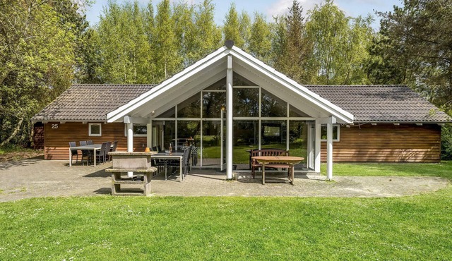 Awesome home in Væggerløse with kitchen