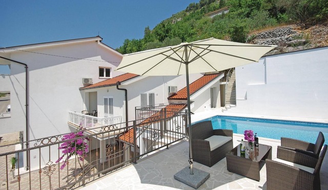 Awesome home in Veliki Prolog
