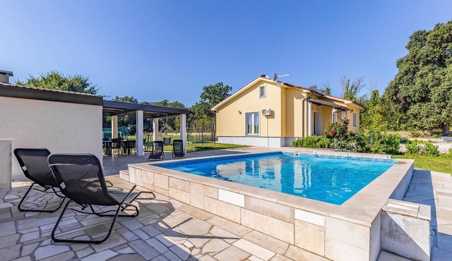 Awesome home in Valtura with WiFi