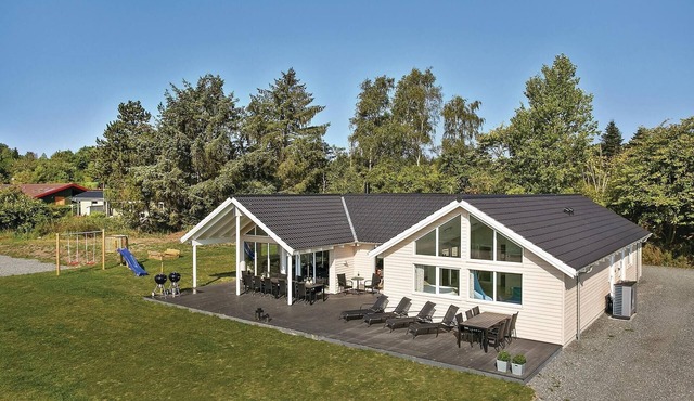 Awesome home in Vejby with sauna